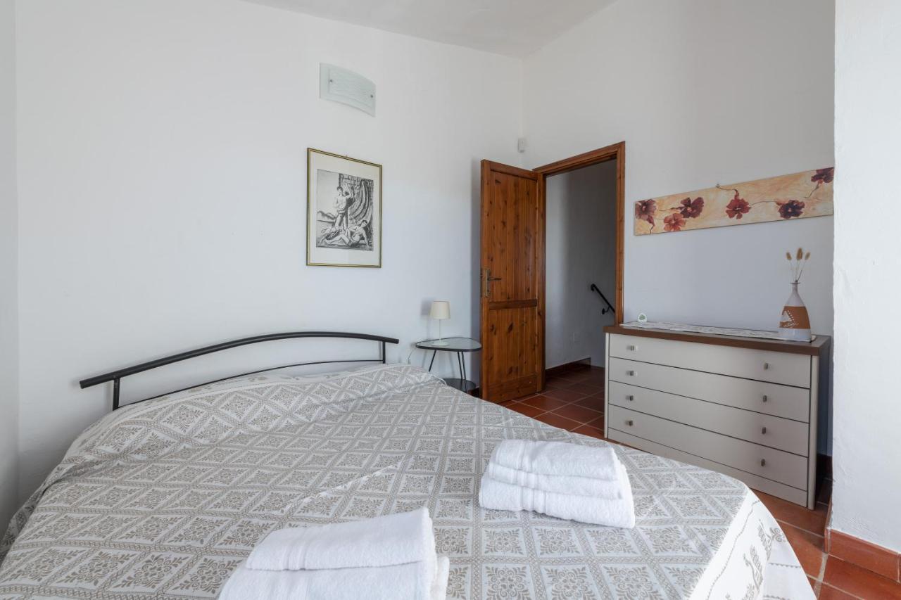 Damiano Holiday House Porto Columbu - Perd'E Sali Екстериор снимка