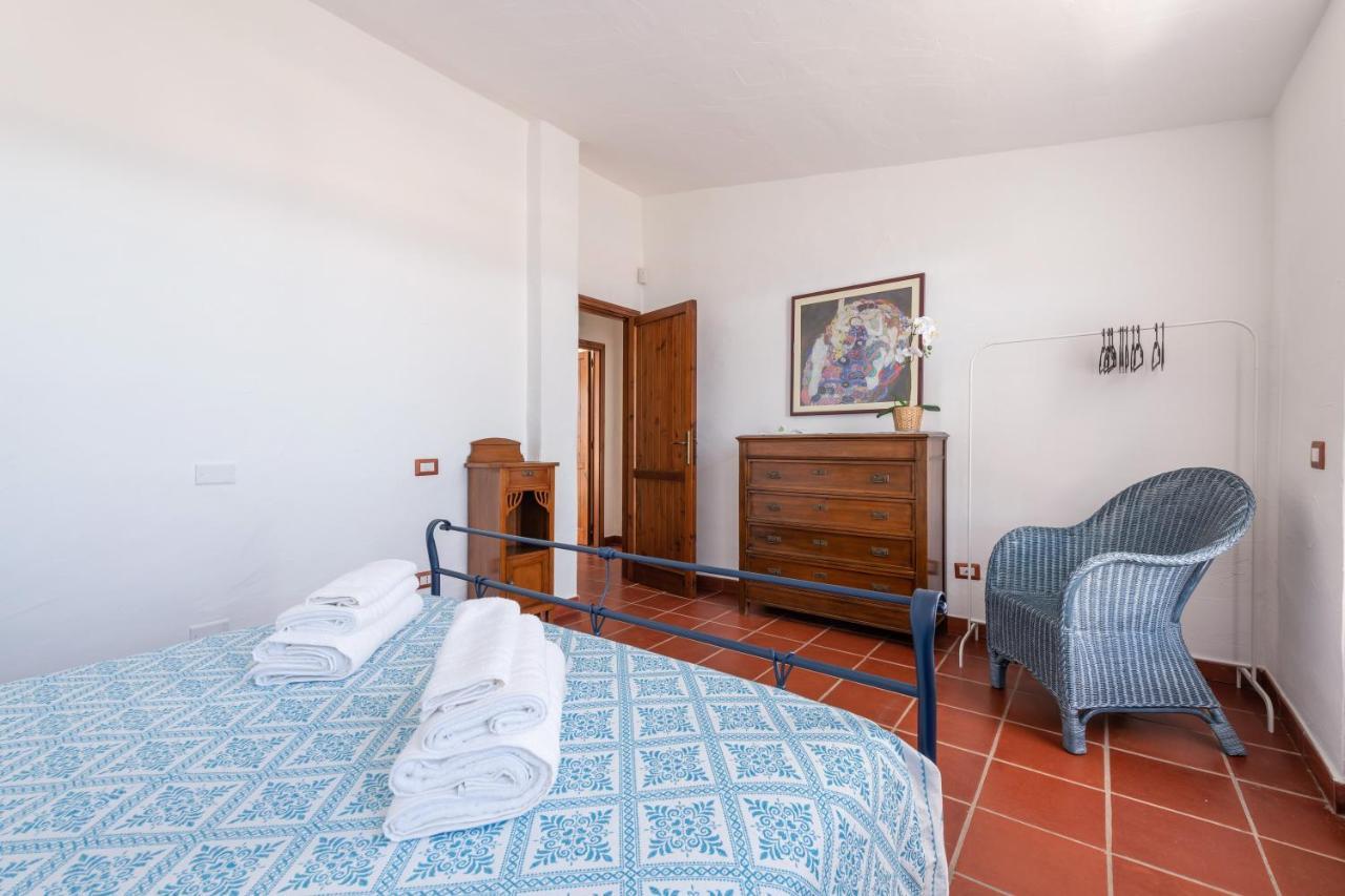 Damiano Holiday House Porto Columbu - Perd'E Sali Екстериор снимка